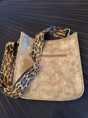 Jen & Co Chloe Vegan Leather Crossbody